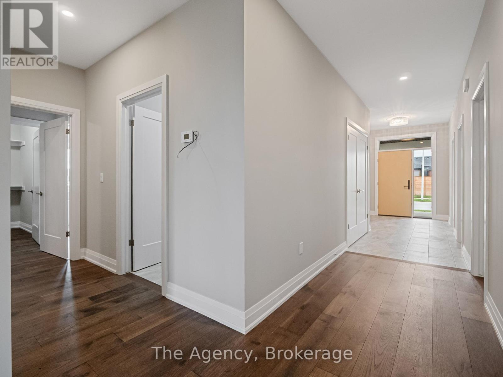 149 Willowbrook Drive, Welland, Ontario  L3C 0G2 - Photo 10 - X12520182