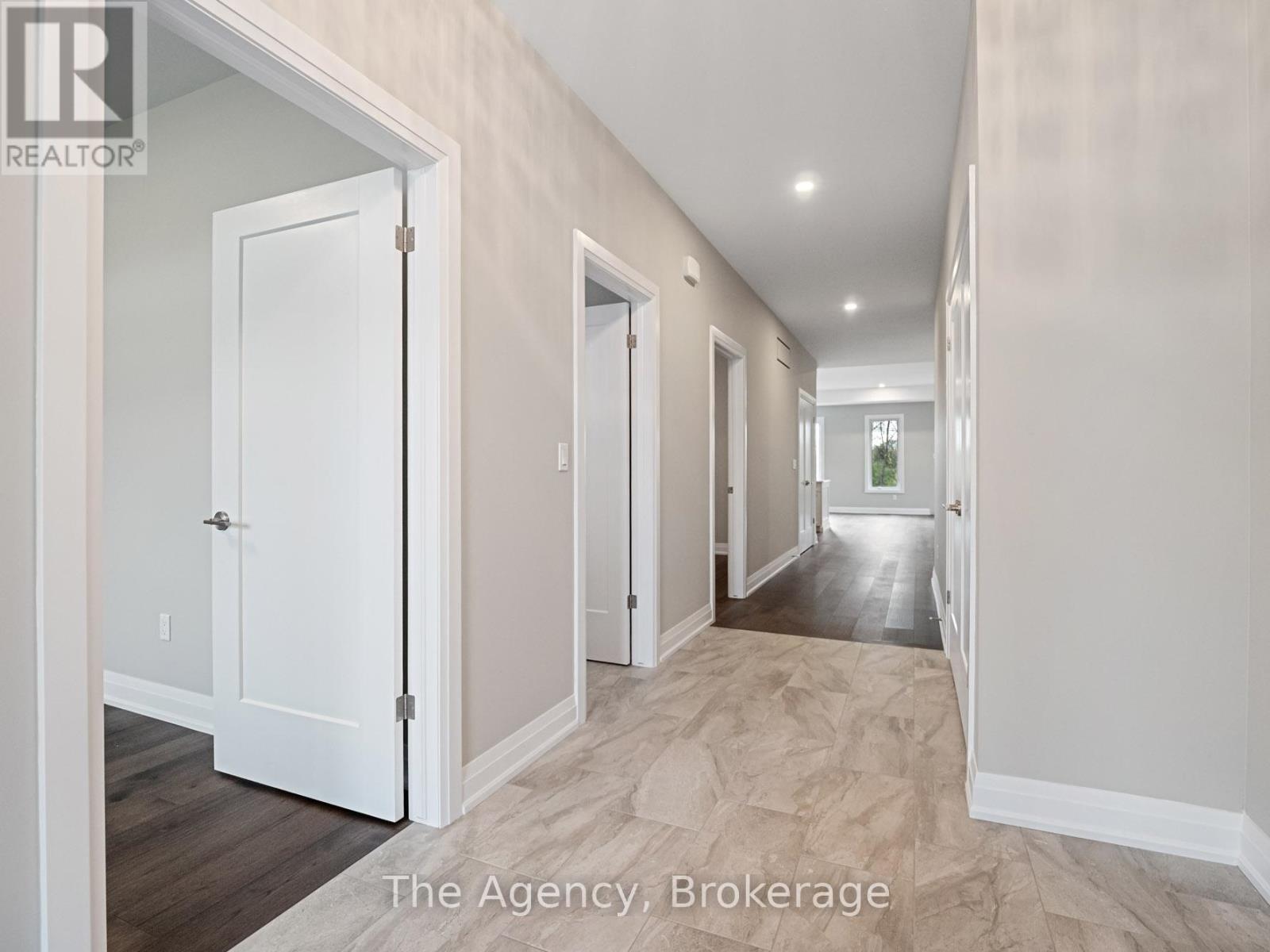 149 Willowbrook Drive, Welland, Ontario  L3C 0G2 - Photo 6 - X12520182