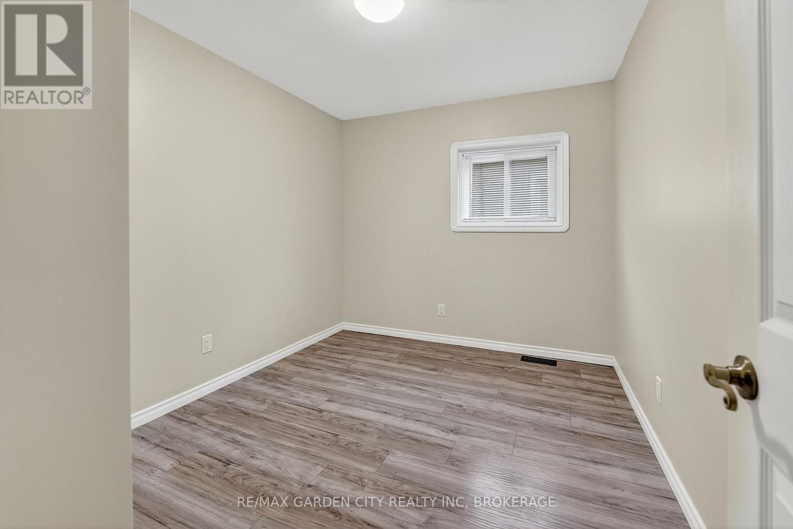 210 Wright Street, Welland, Ontario  L3B 2K3 - Photo 11 - X12520402