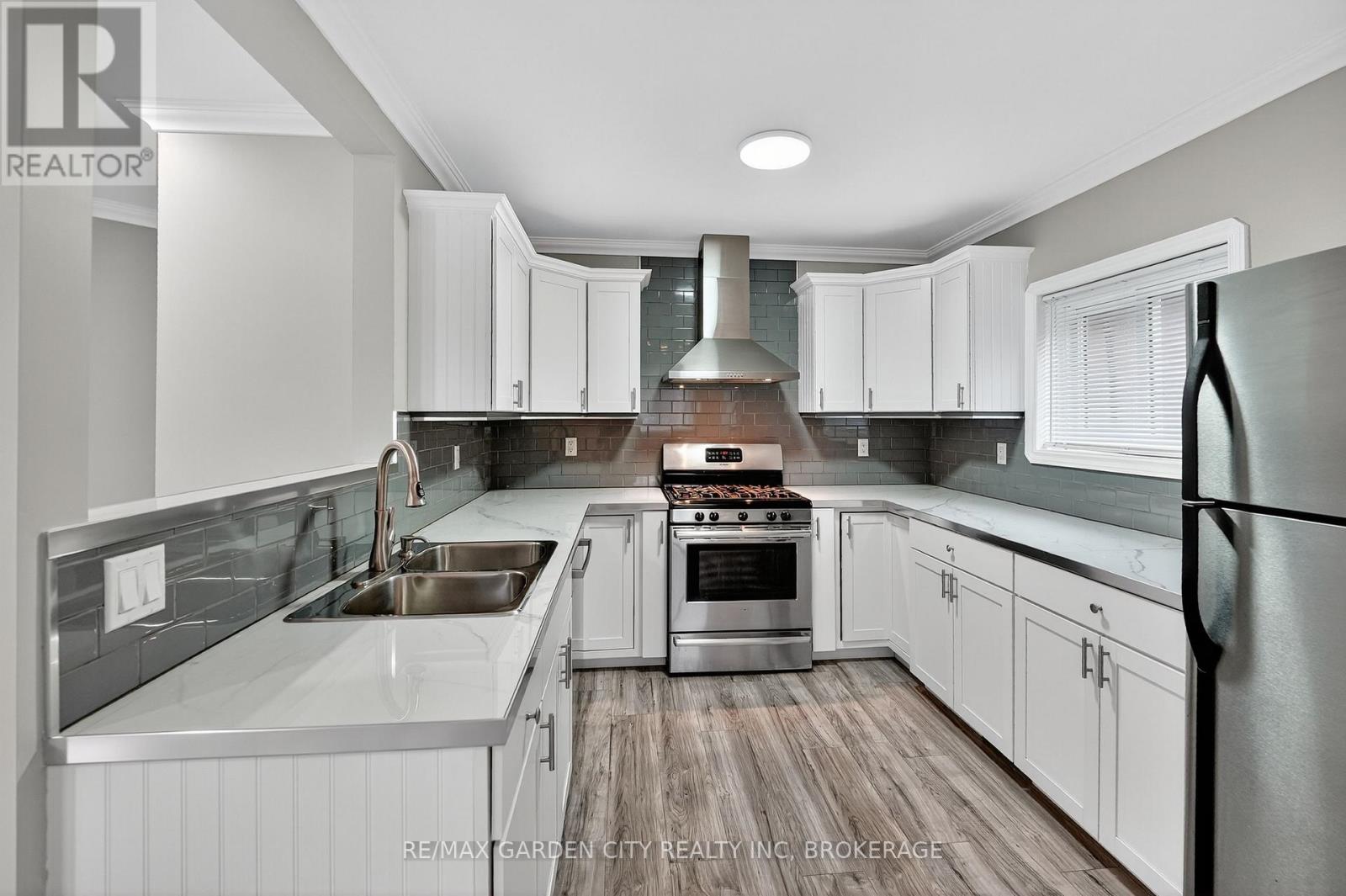 210 Wright Street, Welland, Ontario  L3B 2K3 - Photo 6 - X12520402