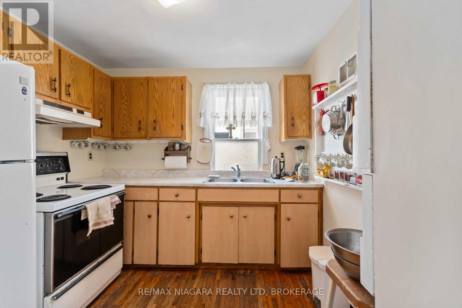 506 Harriet Street, Welland, Ontario  L3B 2J1 - Photo 15 - X12520424