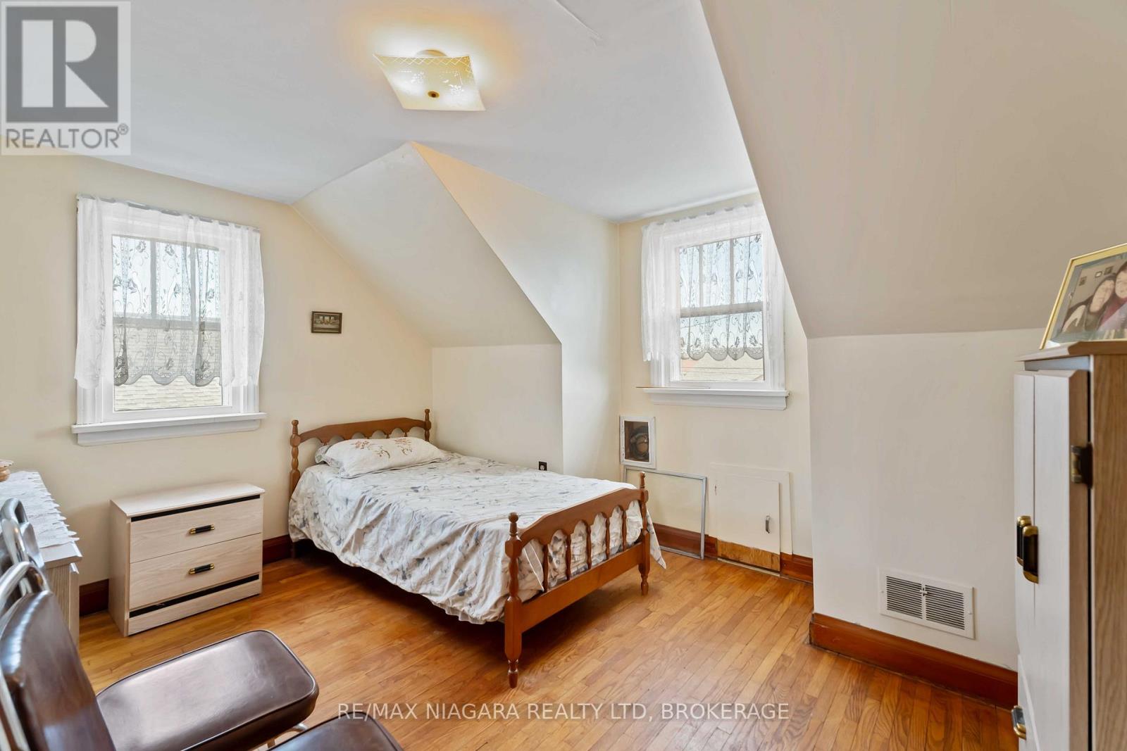 506 Harriet Street, Welland, Ontario  L3B 2J1 - Photo 26 - X12520424