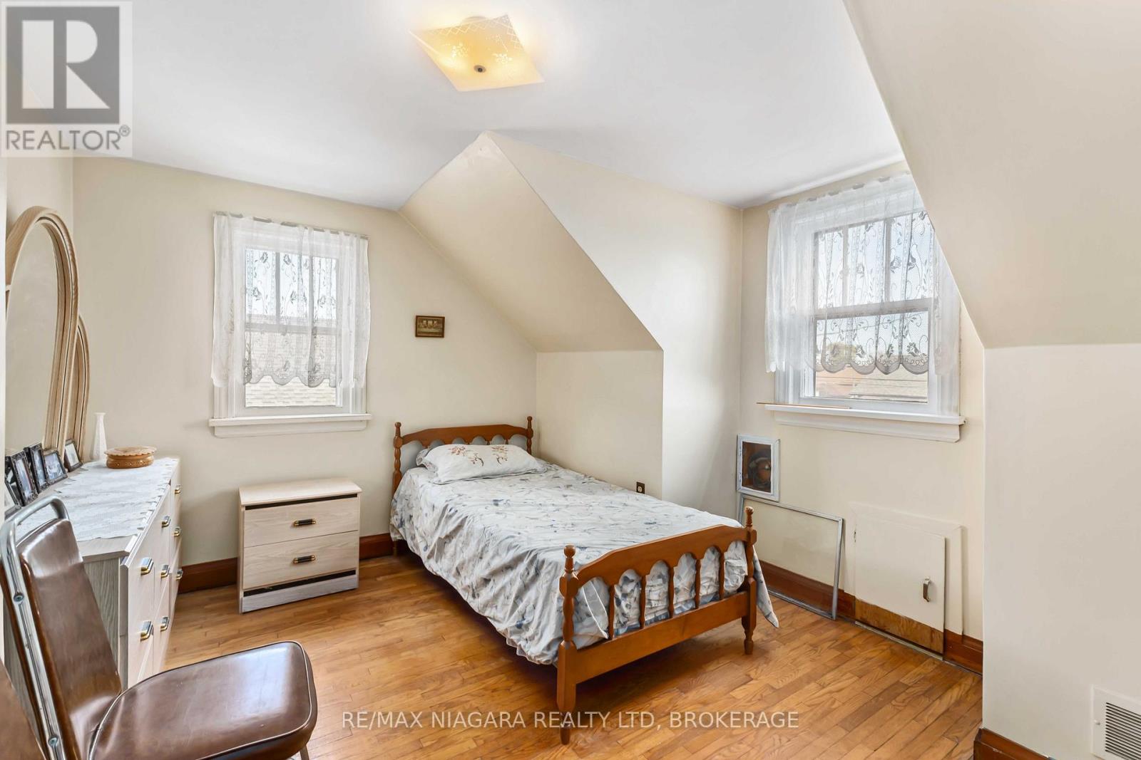 506 Harriet Street, Welland, Ontario  L3B 2J1 - Photo 27 - X12520424