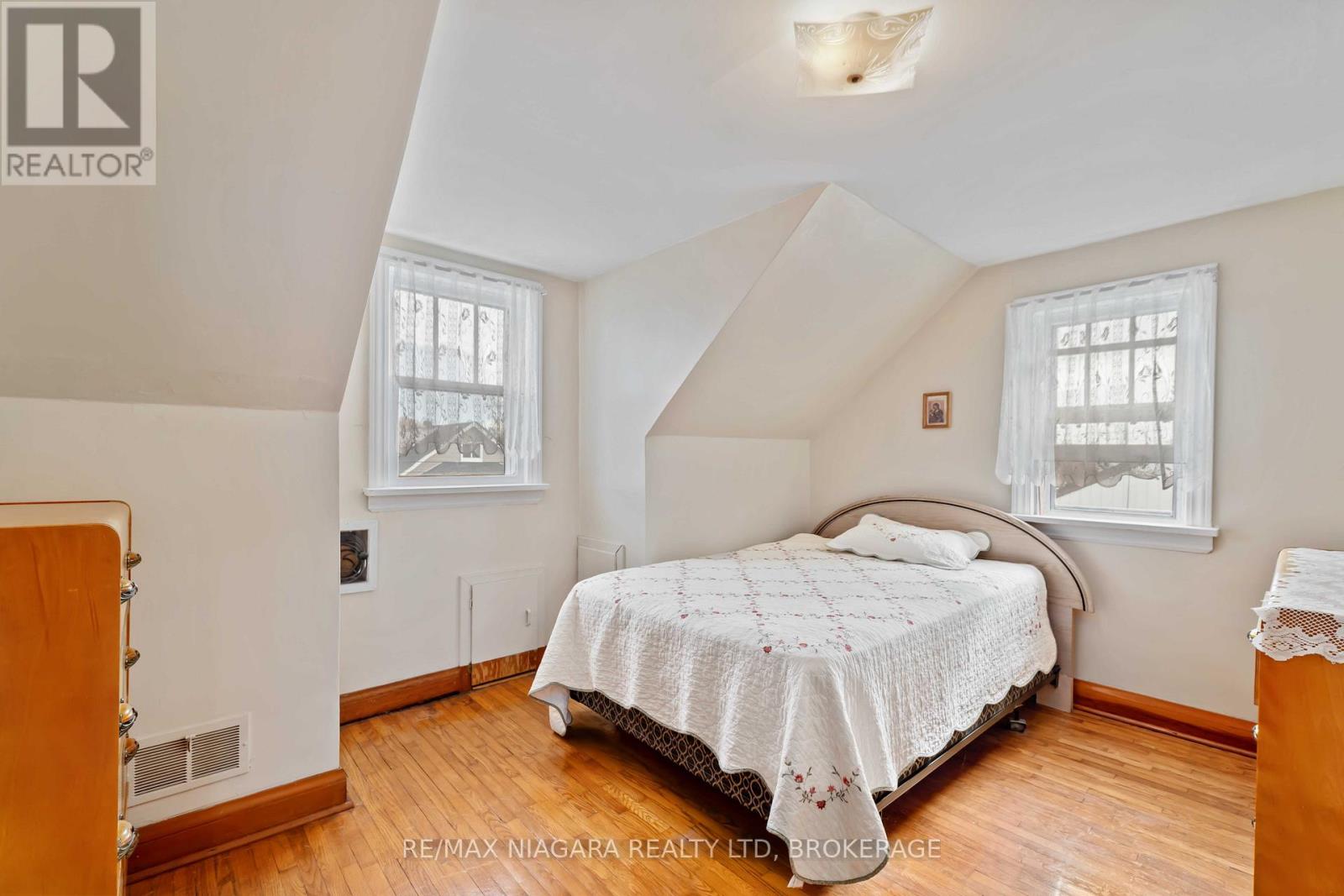 506 Harriet Street, Welland, Ontario  L3B 2J1 - Photo 30 - X12520424