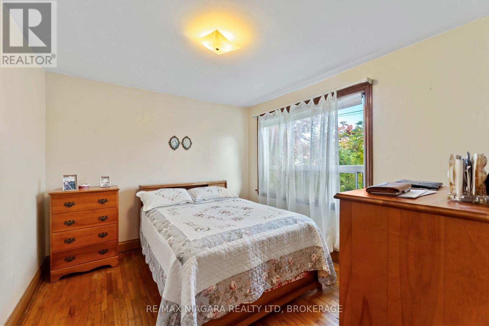 506 Harriet Street, Welland, Ontario  L3B 2J1 - Photo 9 - X12520424