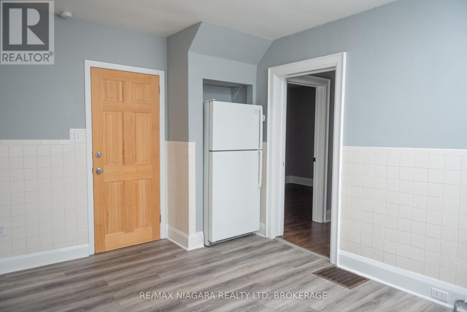 39 Carleton Street N, Thorold, Ontario  L2V 2A6 - Photo 12 - X12521316