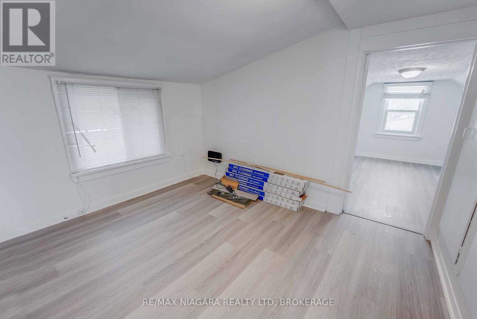 39 Carleton Street N, Thorold, Ontario  L2V 2A6 - Photo 17 - X12521316