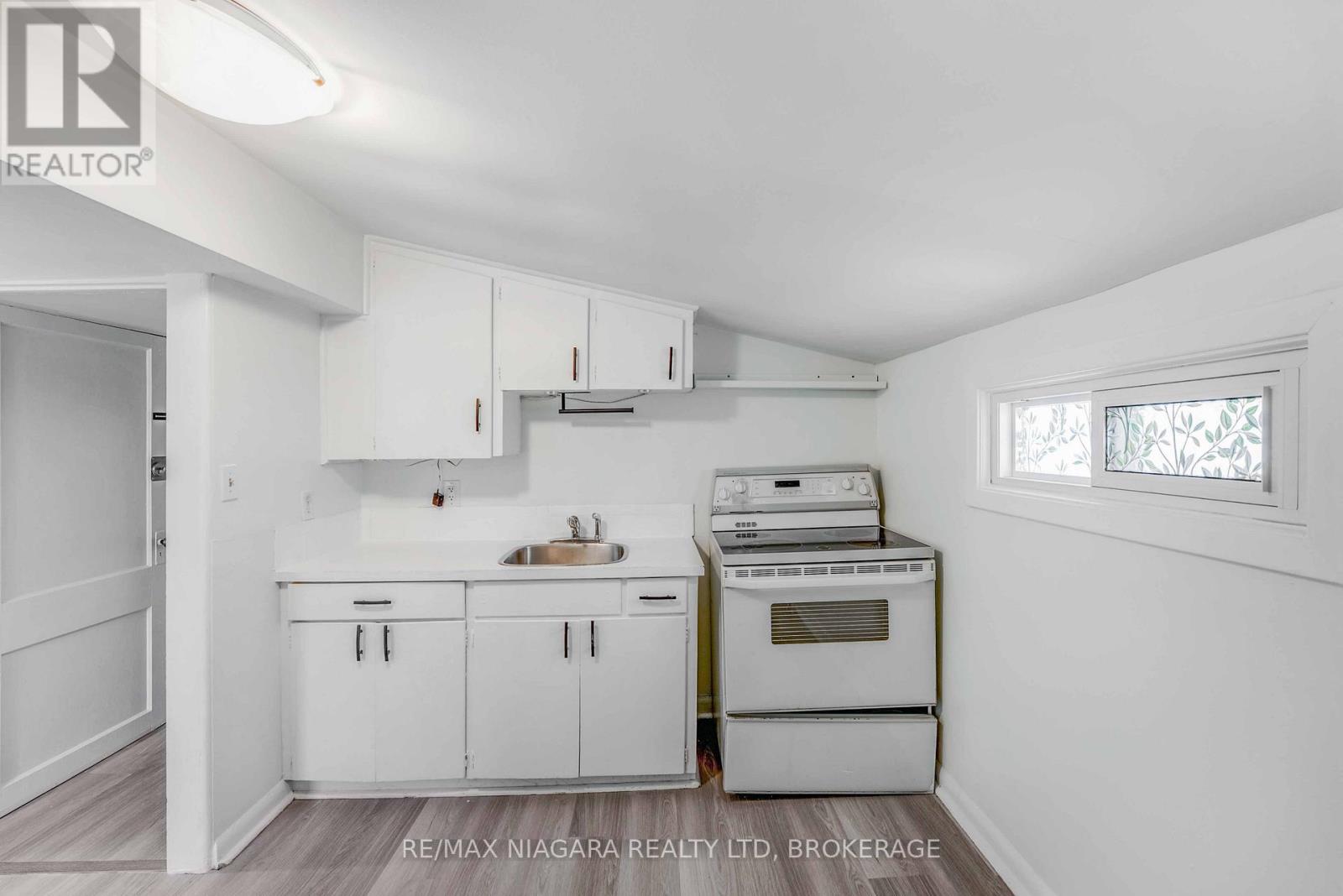 39 Carleton Street N, Thorold, Ontario  L2V 2A6 - Photo 23 - X12521316