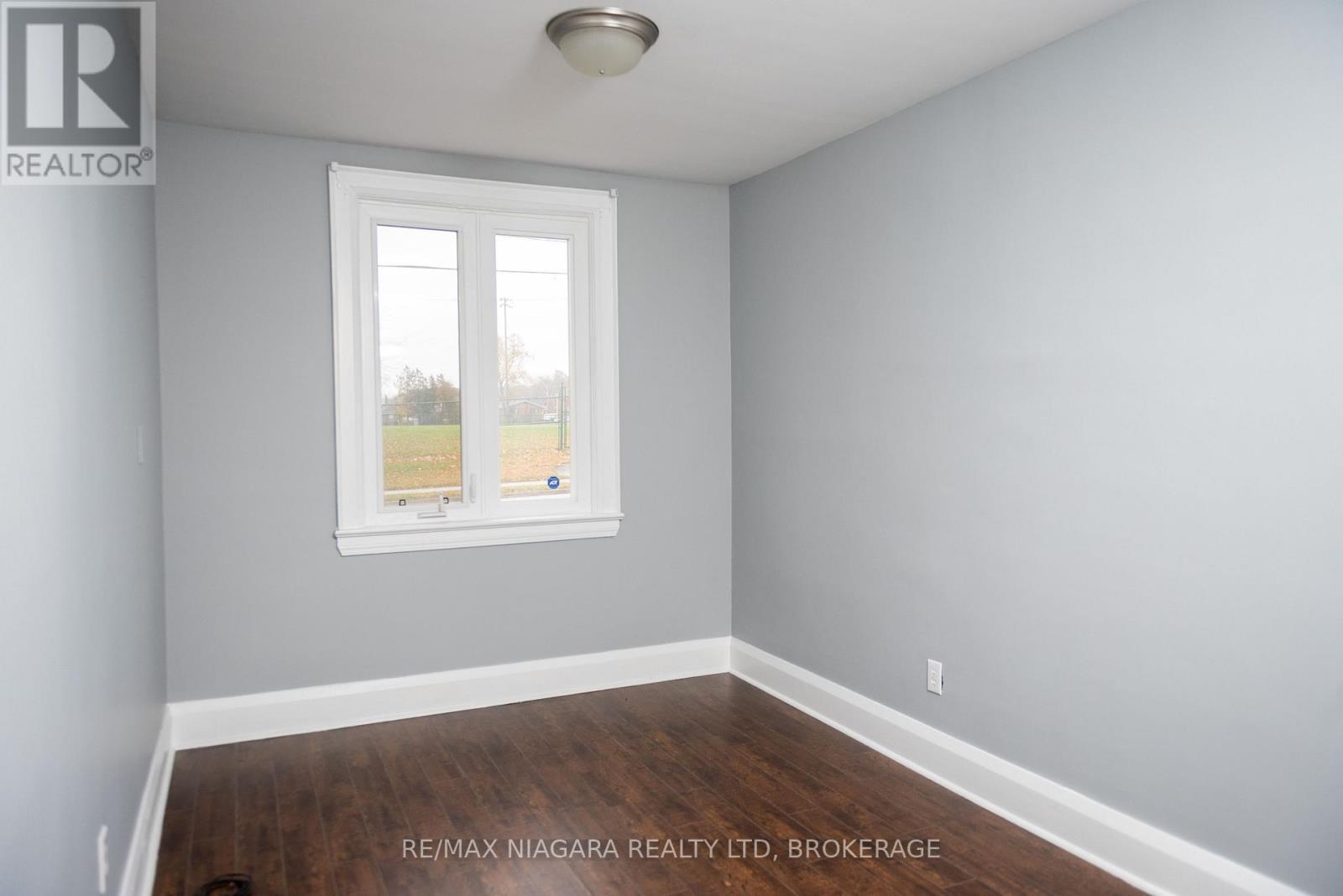 39 Carleton Street N, Thorold, Ontario  L2V 2A6 - Photo 6 - X12521316