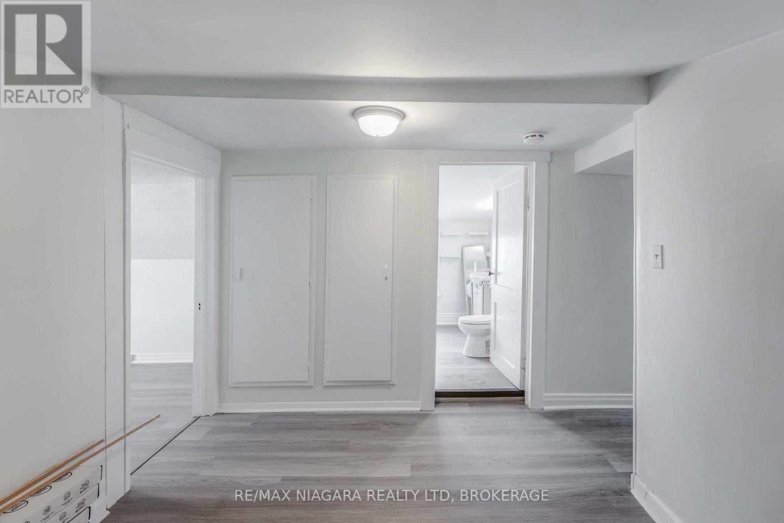 Upper - 39 Carleton Street N, Thorold, Ontario  L2V 2A6 - Photo 10 - X12521320