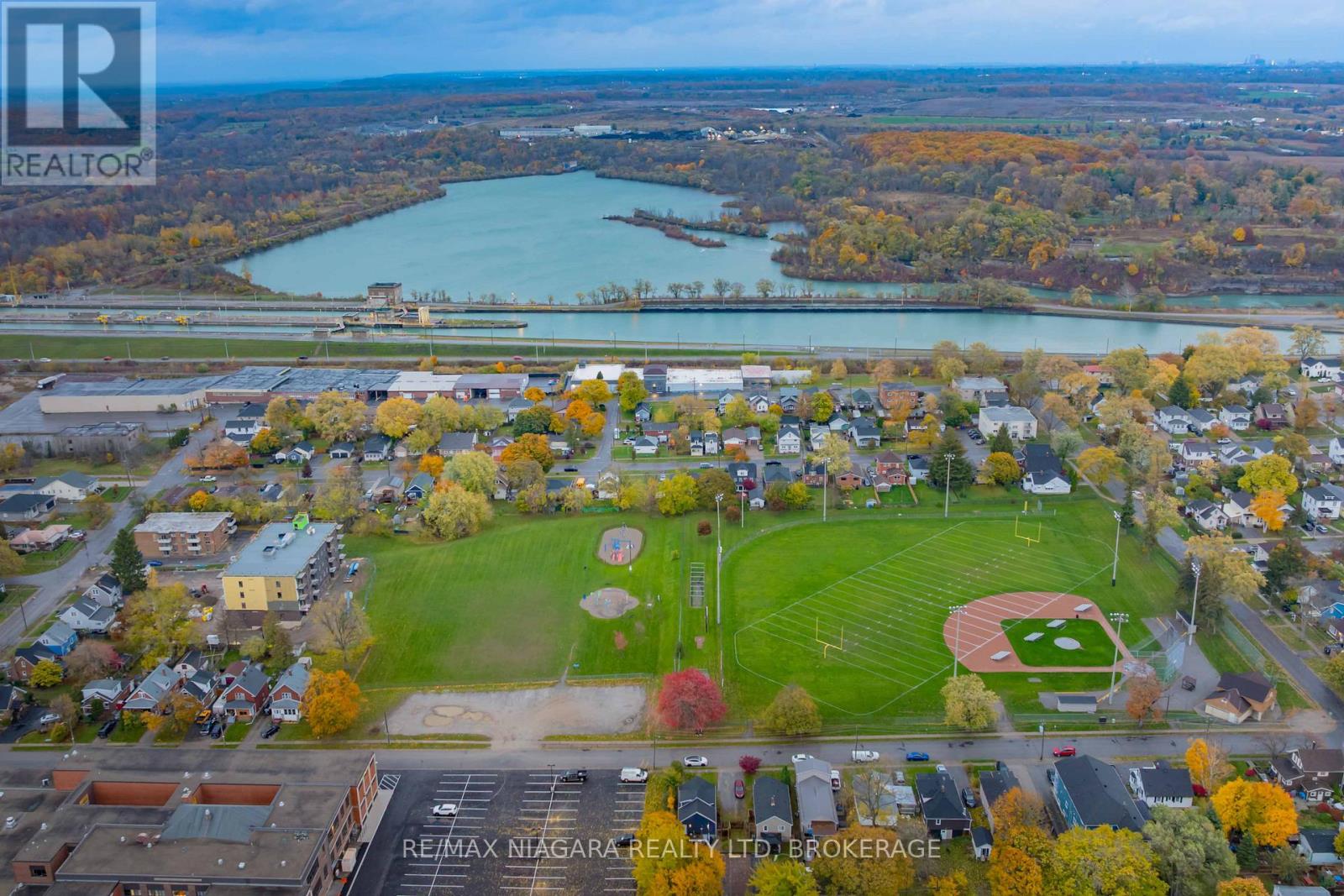 Upper - 39 Carleton Street N, Thorold, Ontario  L2V 2A6 - Photo 26 - X12521320