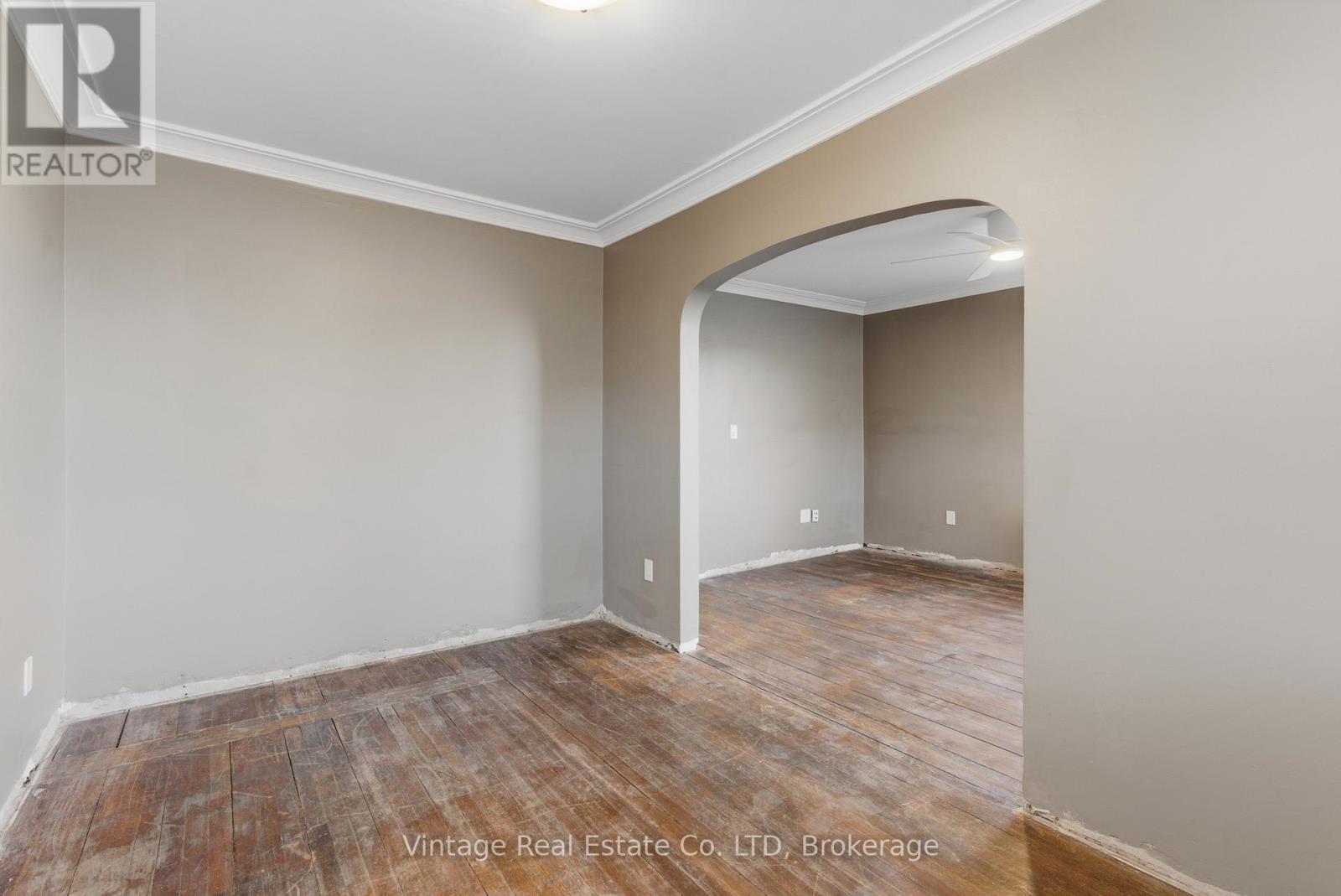 29 Albert Street W, Thorold, Ontario  L2V 2G2 - Photo 10 - X12525090