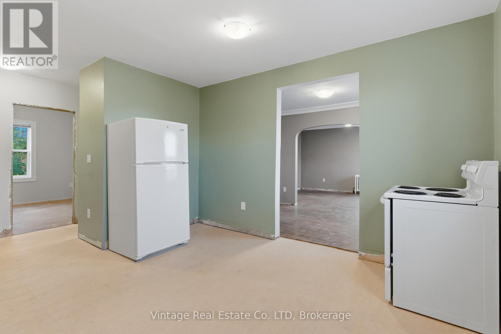 29 Albert Street W, Thorold, Ontario  L2V 2G2 - Photo 13 - X12525090