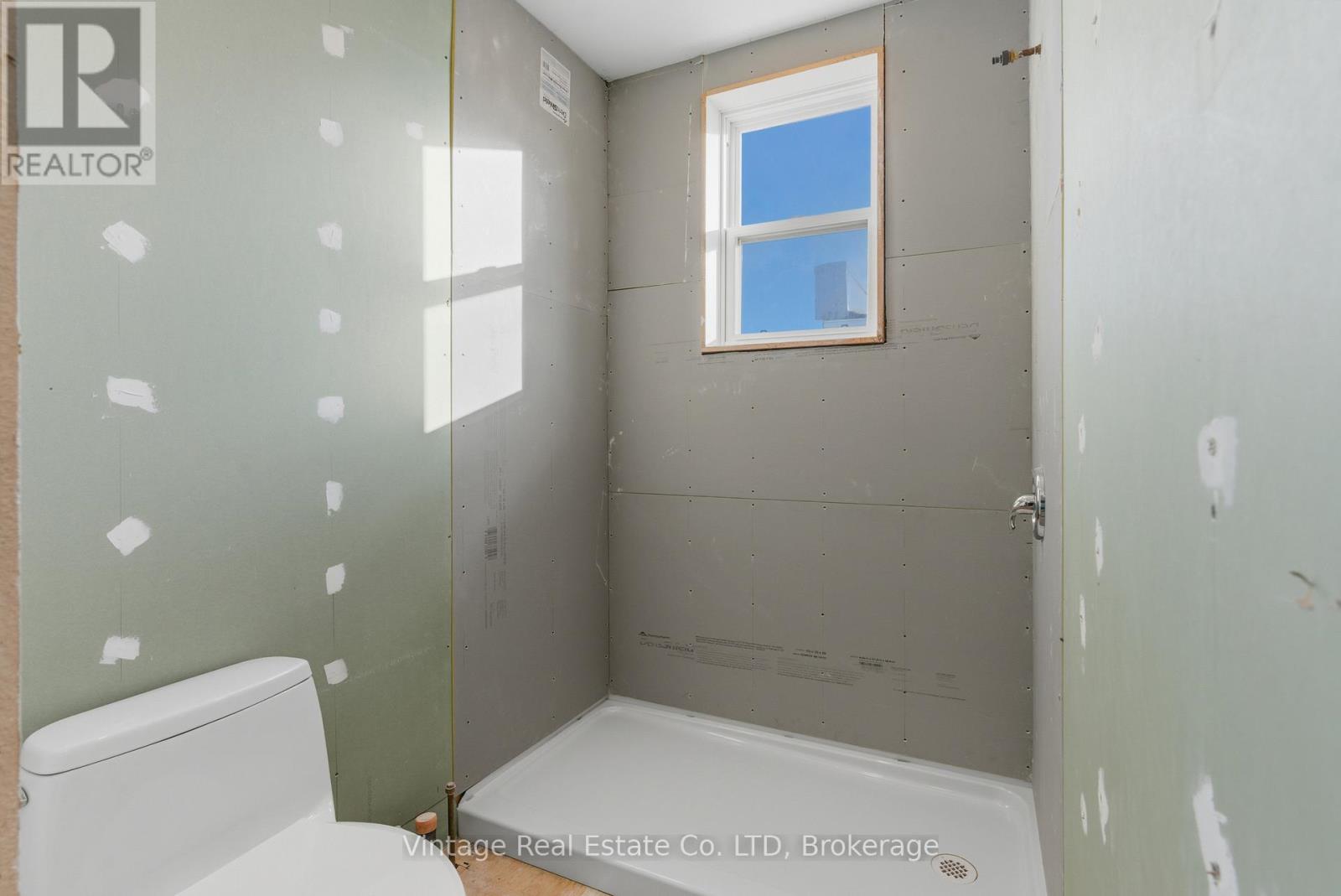 29 Albert Street W, Thorold, Ontario  L2V 2G2 - Photo 18 - X12525090