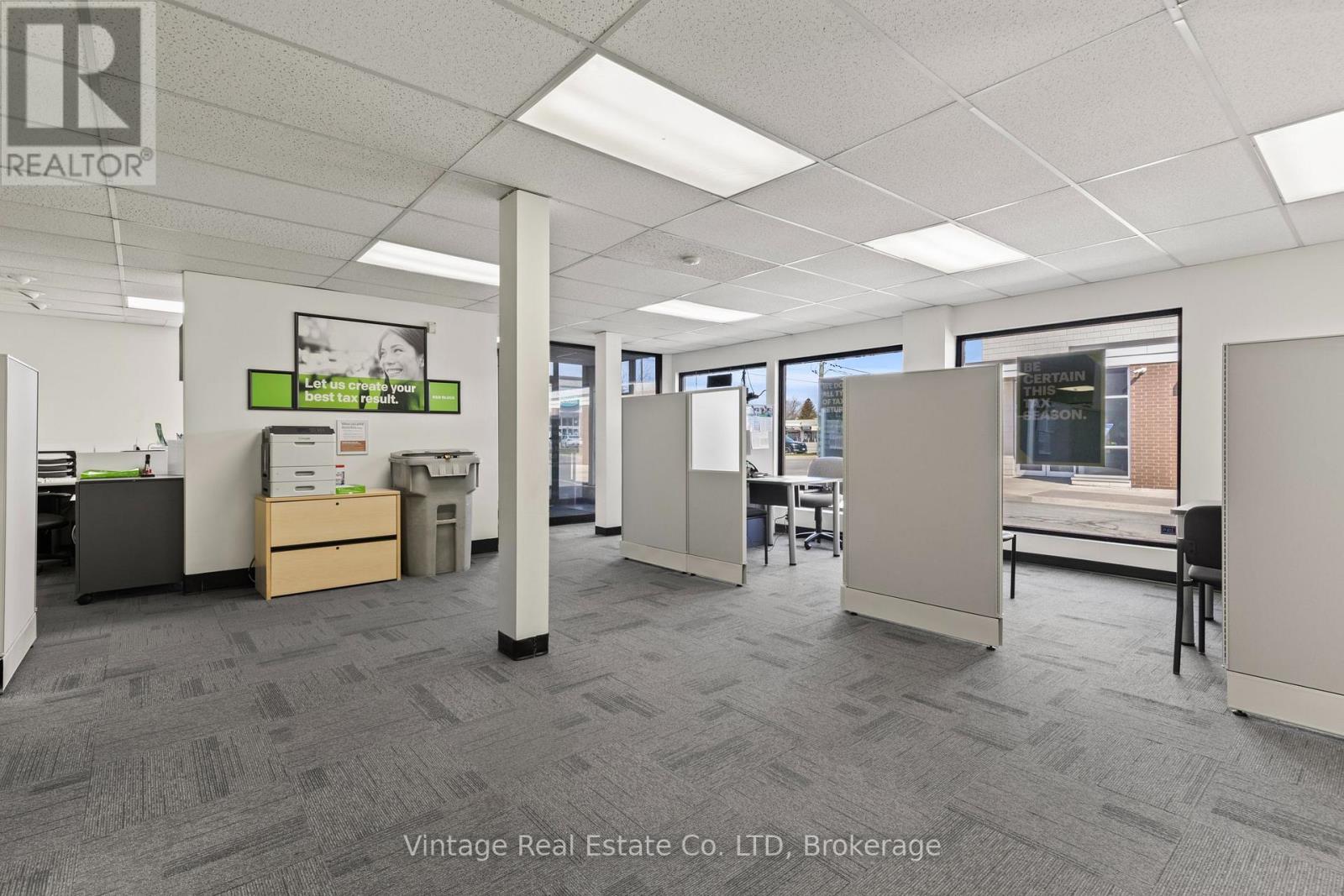 29 Albert Street W, Thorold, Ontario  L2V 2G2 - Photo 5 - X12525090