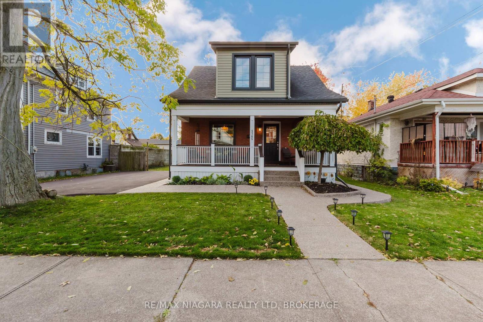 4765 Second Avenue, Niagara Falls, Ontario  L2E 4H7 - Photo 2 - X12525104