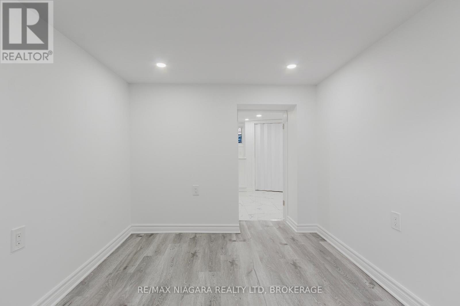 4765 Second Avenue, Niagara Falls, Ontario  L2E 4H7 - Photo 41 - X12525104