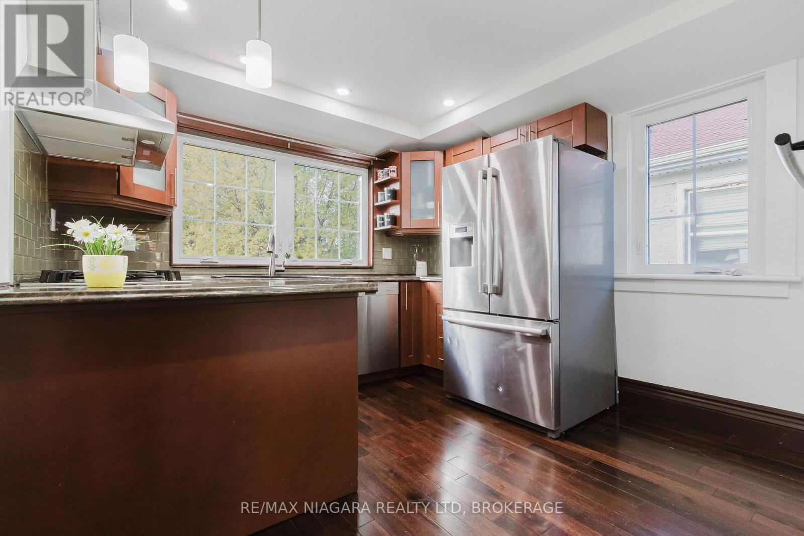 4765 Second Avenue, Niagara Falls, Ontario  L2E 4H7 - Photo 7 - X12525104