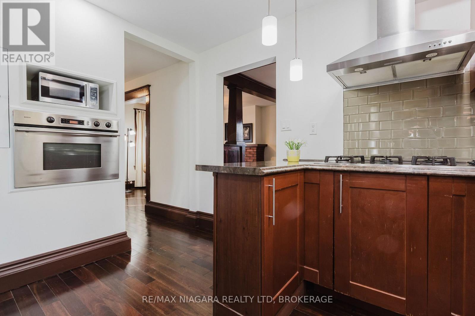 4765 Second Avenue, Niagara Falls, Ontario  L2E 4H7 - Photo 9 - X12525104