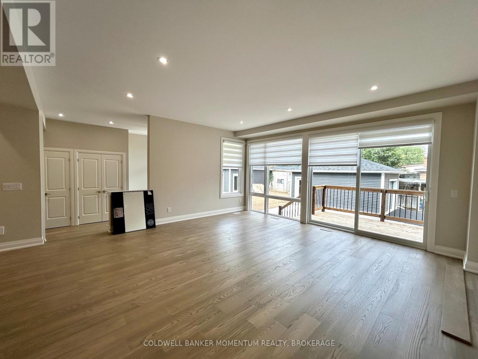 Upper - 5091 Bridge Street, Niagara Falls, Ontario  L2E 2S9 - Photo 13 - X12525276