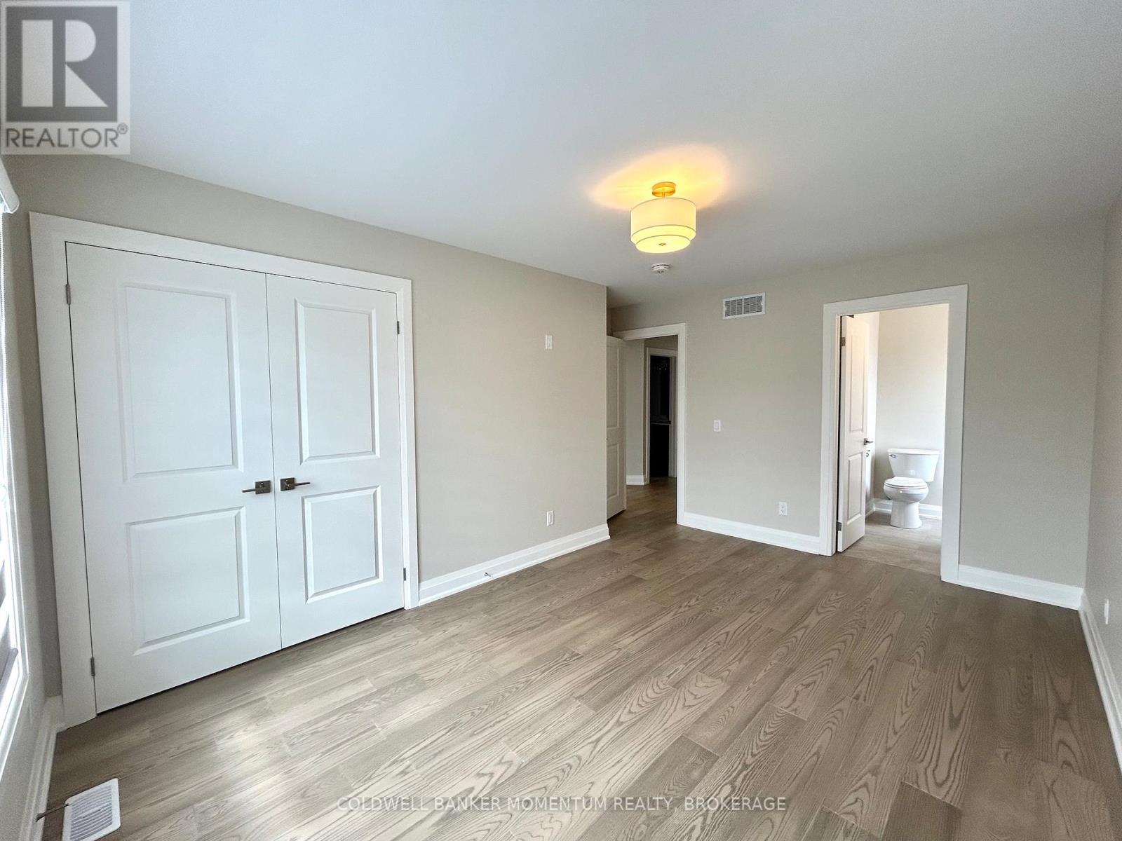 Upper - 5091 Bridge Street, Niagara Falls, Ontario  L2E 2S9 - Photo 17 - X12525276