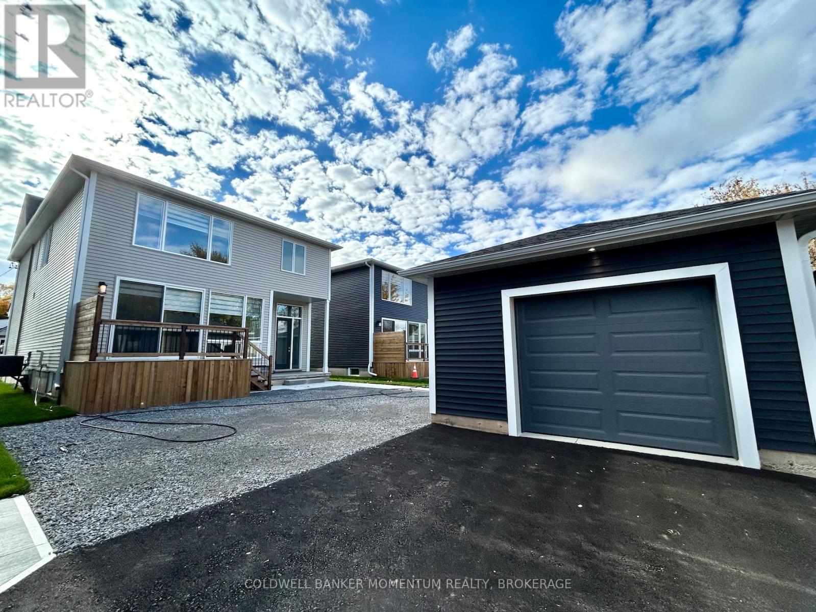 Upper - 5091 Bridge Street, Niagara Falls, Ontario  L2E 2S9 - Photo 2 - X12525276