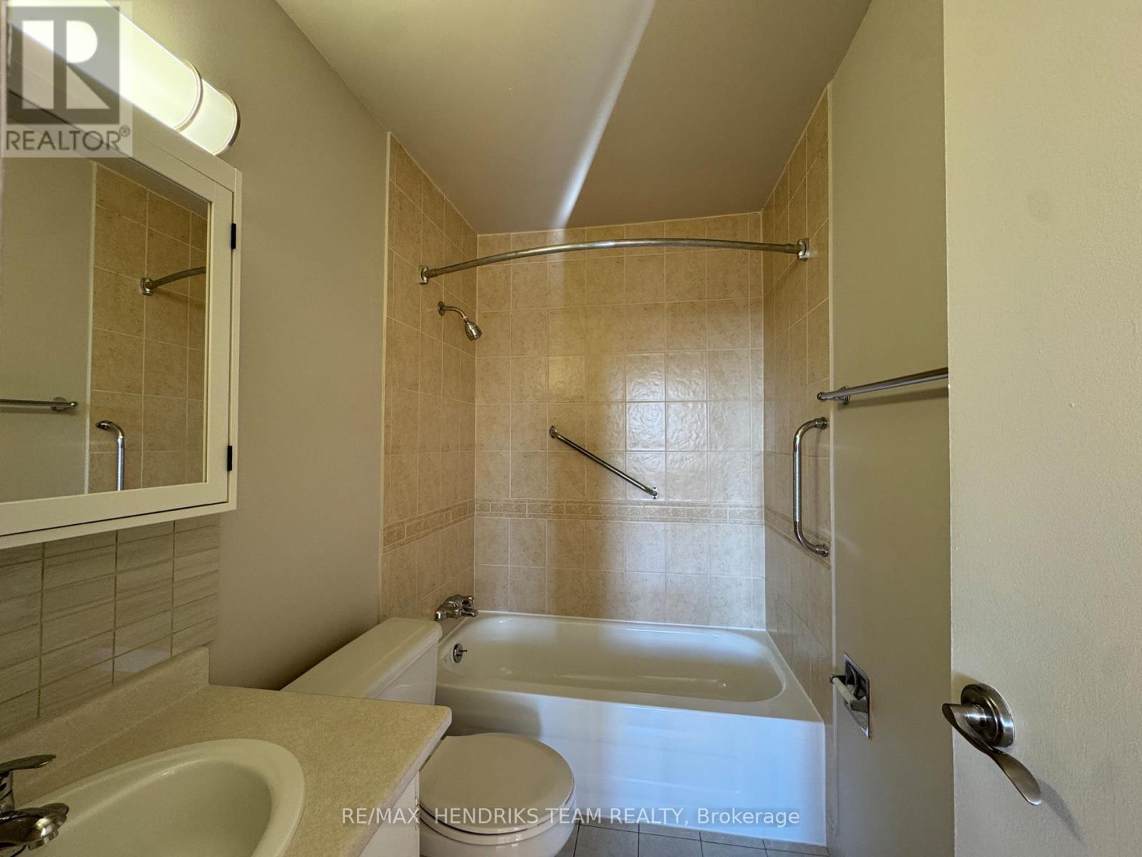 802 - 64 Windward Street, St. Catharines, Ontario  L2M 4H3 - Photo 13 - X12525576