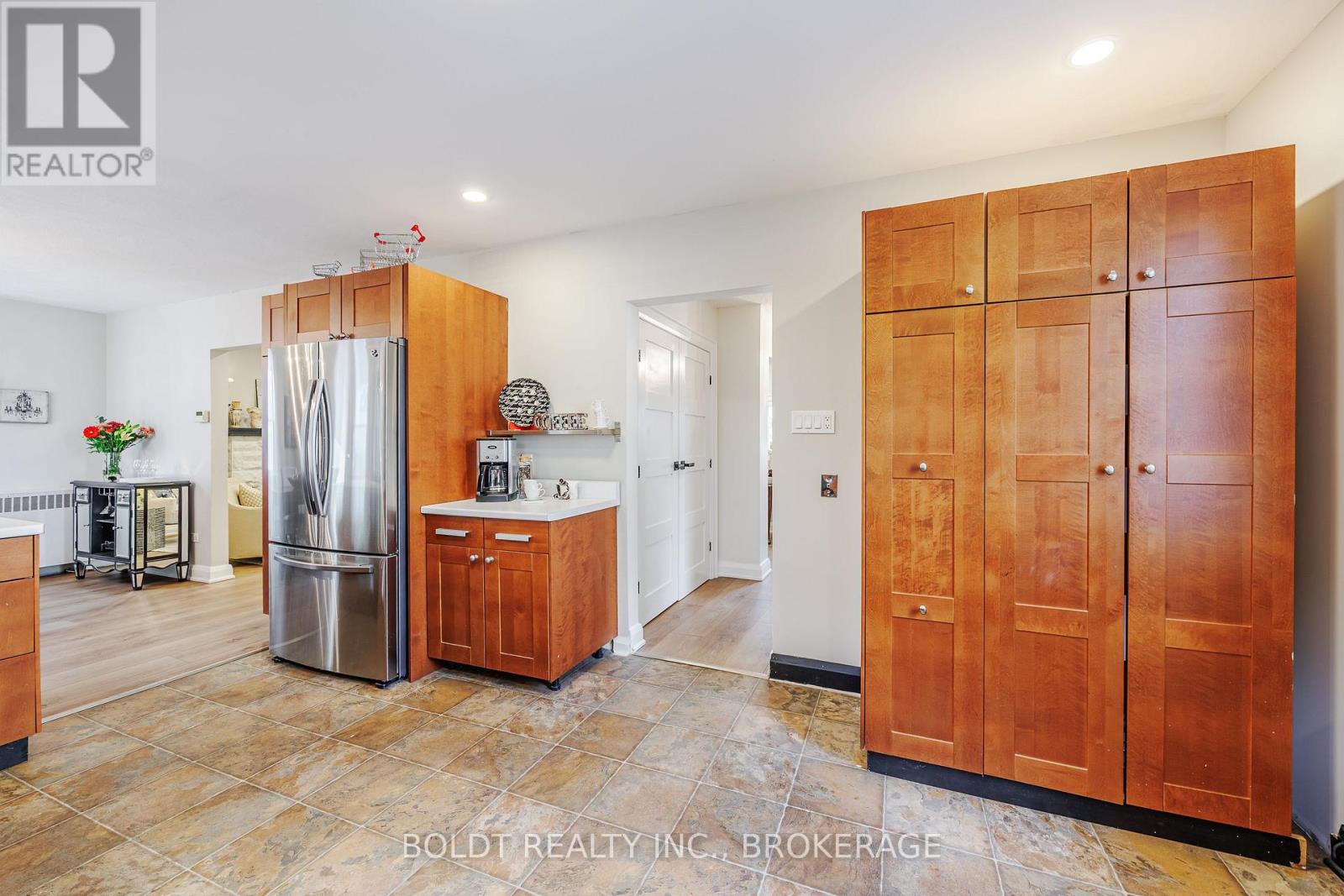 6351 Leeming Street, Niagara Falls, Ontario  L2G 1K3 - Photo 10 - X12528556