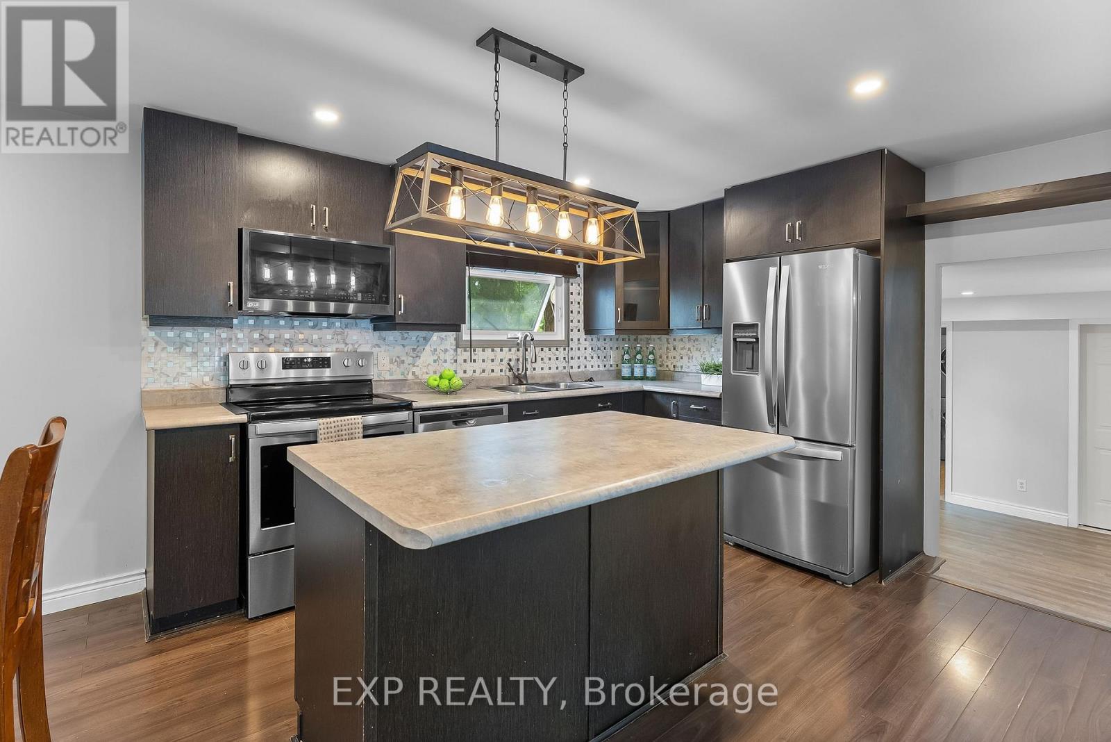 6937 Waterloo Drive, Niagara Falls, Ontario  L2J 1E3 - Photo 14 - X12529124