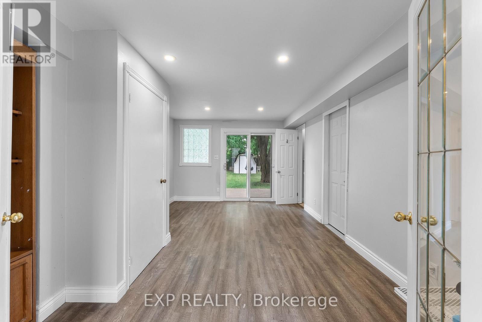 6937 Waterloo Drive, Niagara Falls, Ontario  L2J 1E3 - Photo 21 - X12529124