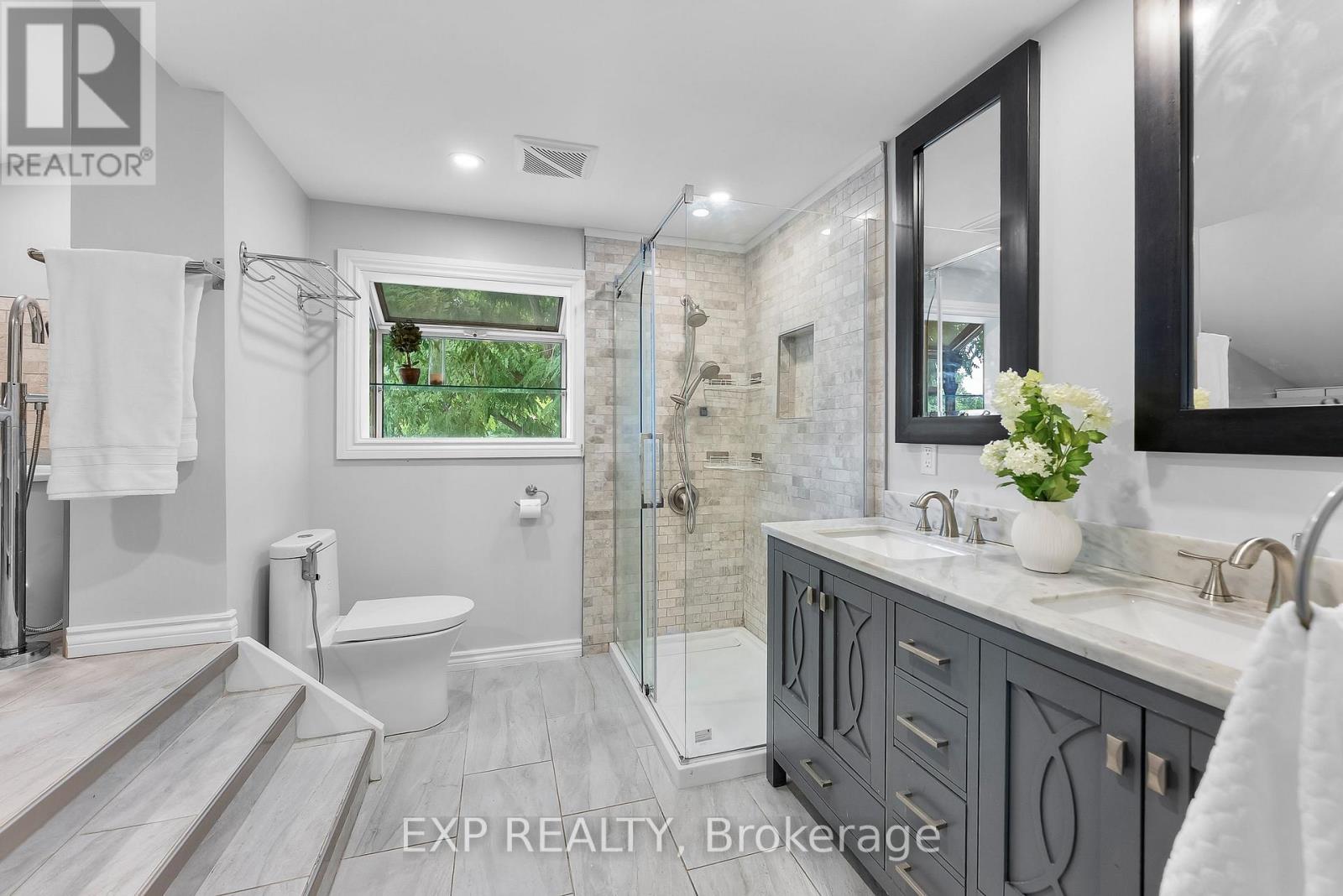 6937 Waterloo Drive, Niagara Falls, Ontario  L2J 1E3 - Photo 30 - X12529124