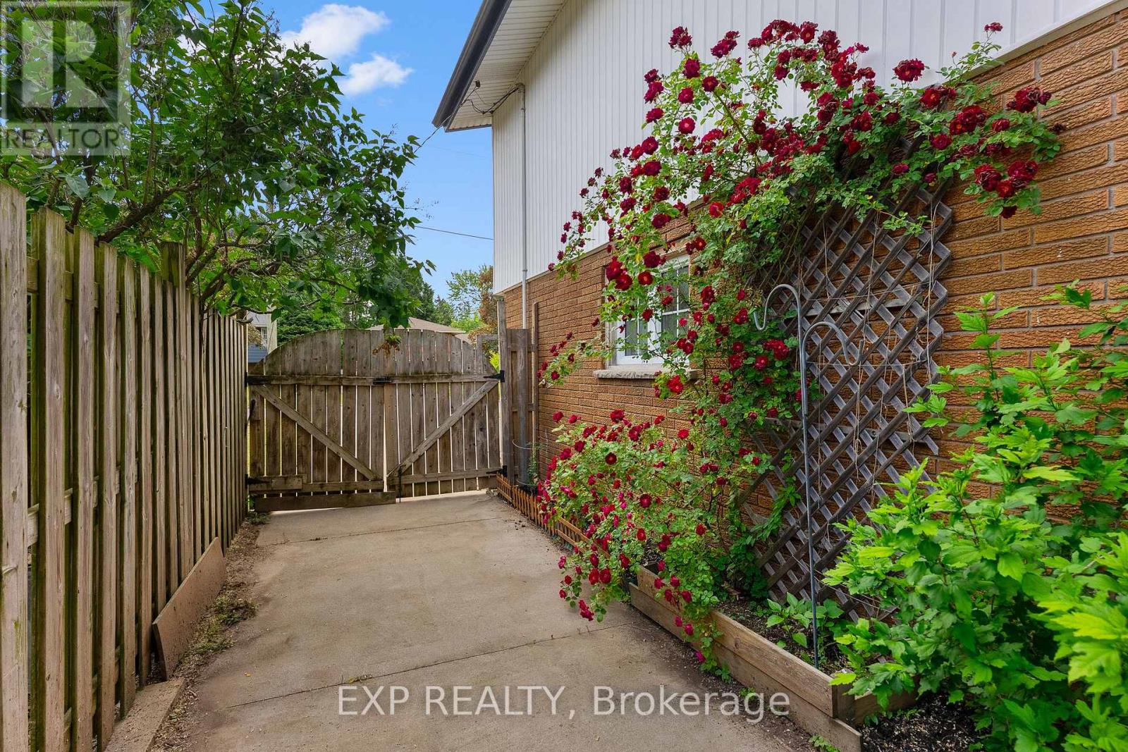 6937 Waterloo Drive, Niagara Falls, Ontario  L2J 1E3 - Photo 37 - X12529124