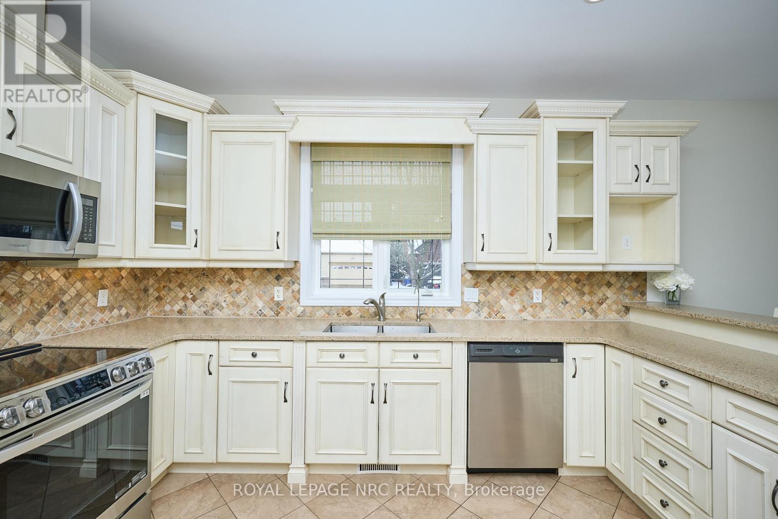 45 Timber Creek Crescent, Pelham, Ontario  L3E 0P3 - Photo 25 - X12538118