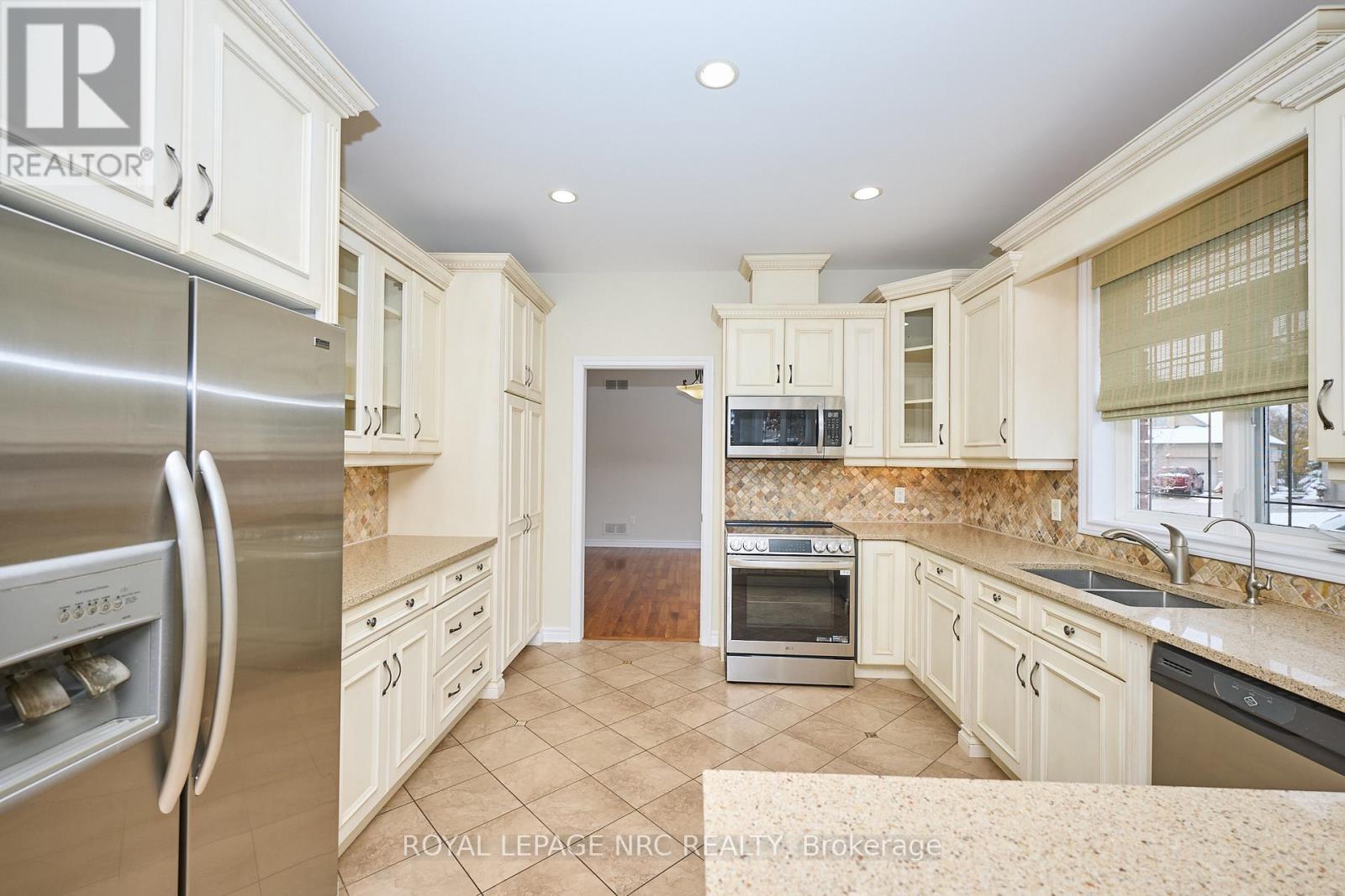 45 Timber Creek Crescent, Pelham, Ontario  L3E 0P3 - Photo 26 - X12538118