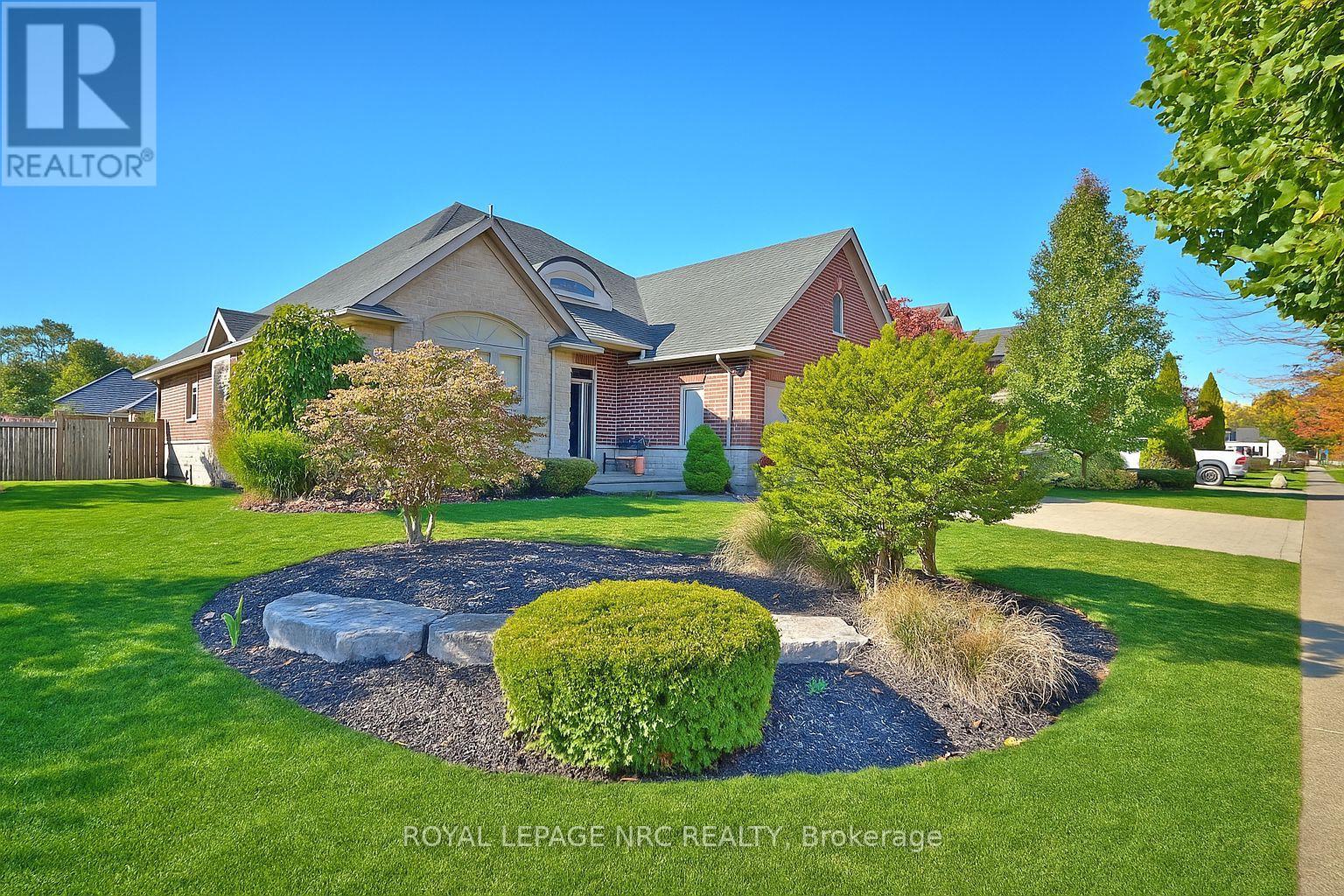 45 Timber Creek Crescent, Pelham, Ontario  L3E 0P3 - Photo 3 - X12538118