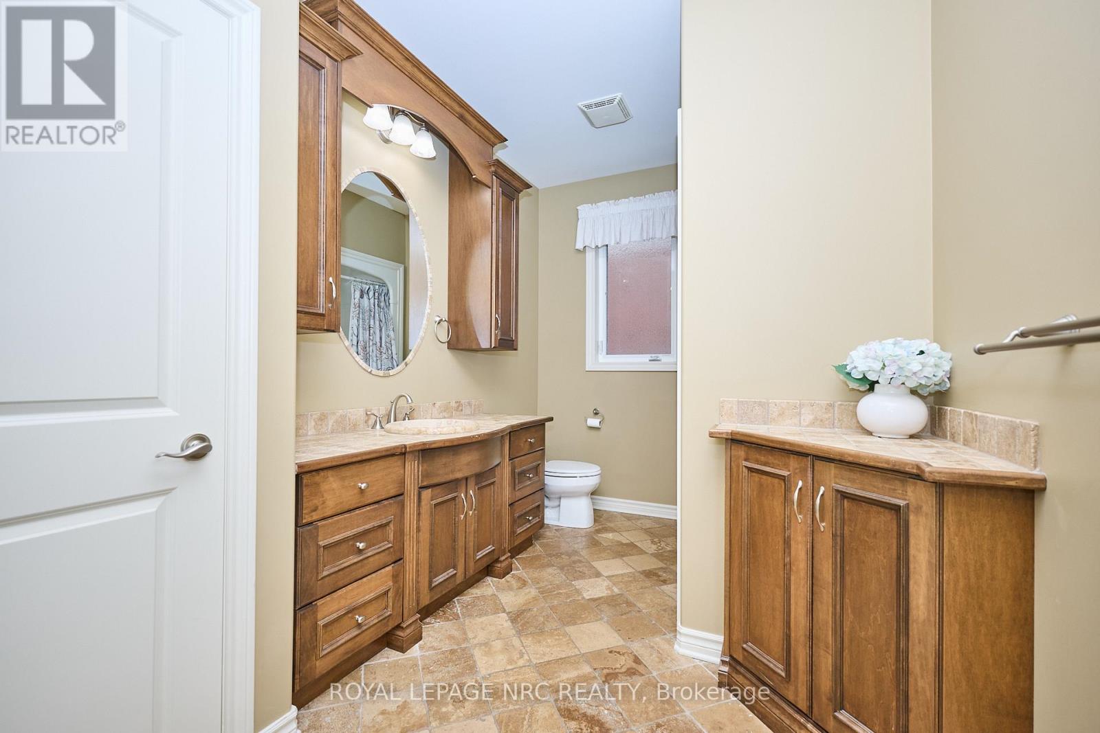 45 Timber Creek Crescent, Pelham, Ontario  L3E 0P3 - Photo 39 - X12538118