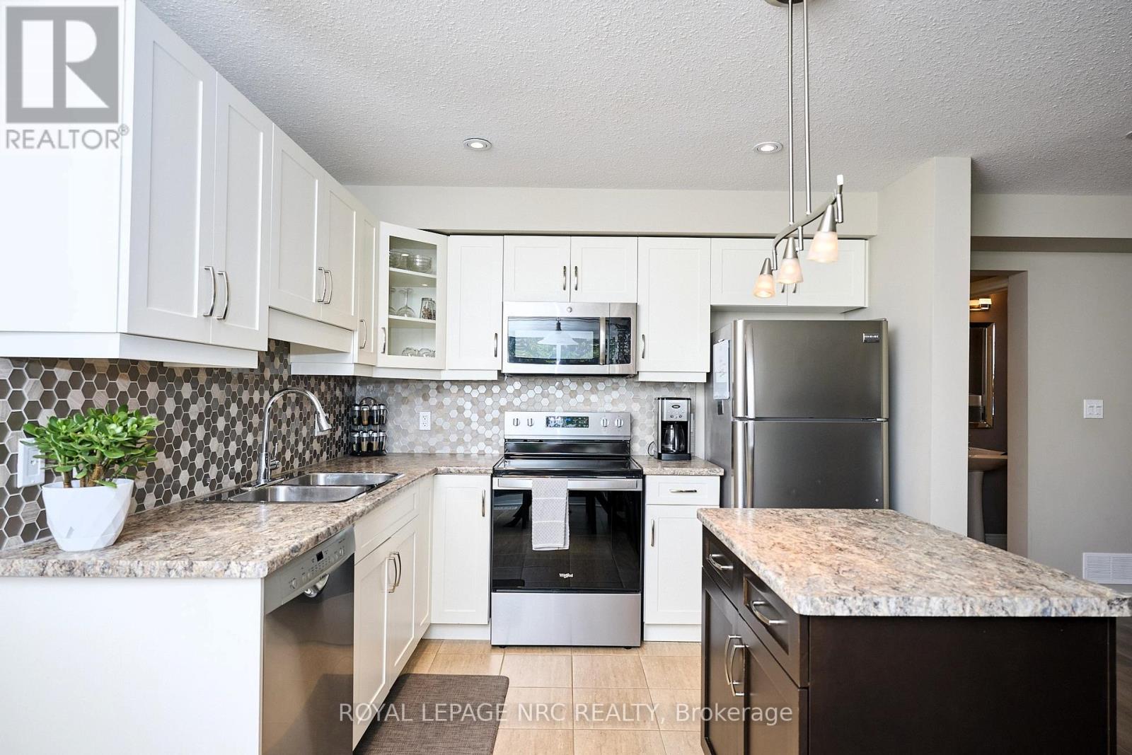 118 Roselawn Crescent, Welland, Ontario  L3C 0C4 - Photo 20 - X12538128