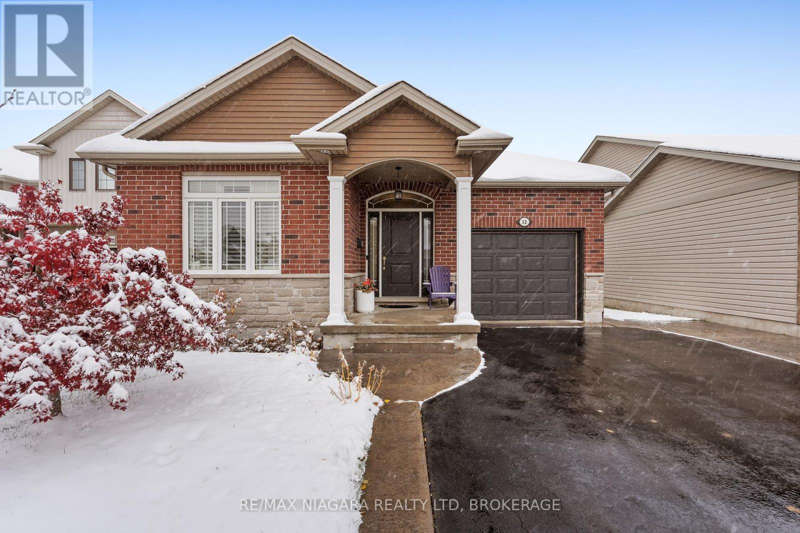 13 Corbin Street, St. Catharines, Ontario  L2P 0C2 - Photo 2 - X12541164