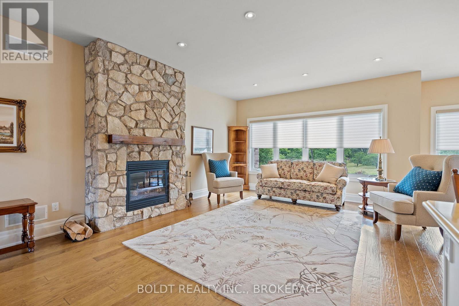 19 Red Haven Drive, Niagara-On-The-Lake, Ontario  L0S 1J0 - Photo 8 - X12549076