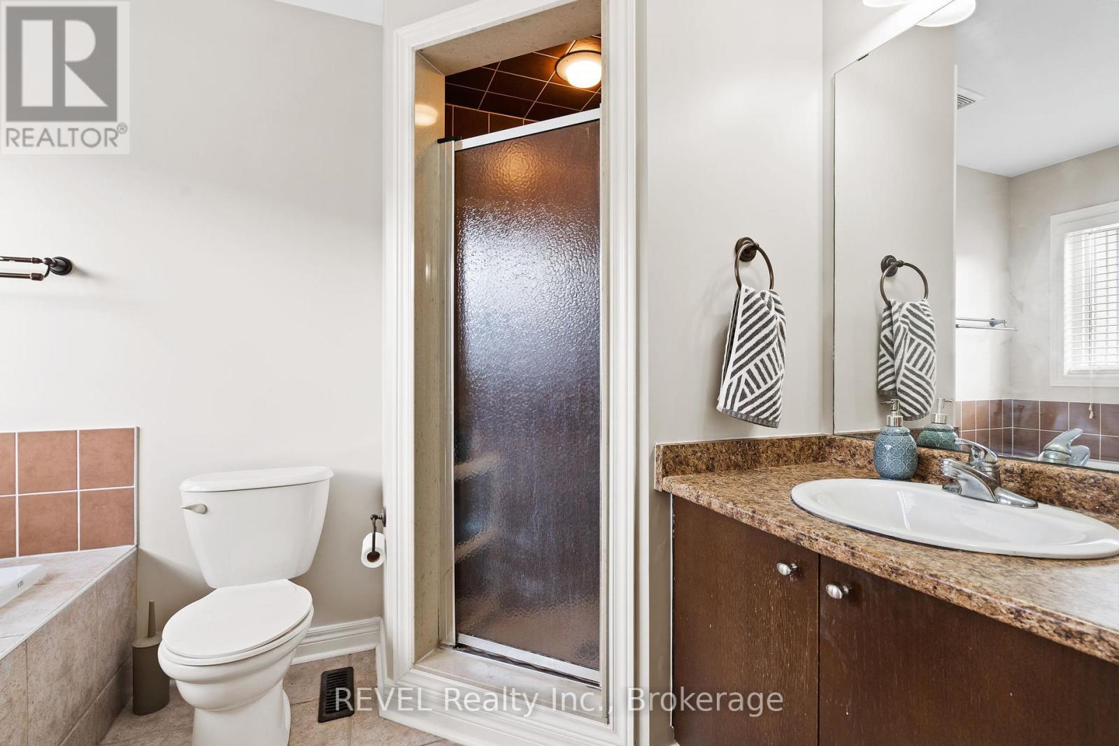 25 Colonel Lyall Street, St. Catharines, Ontario  L2P 0B3 - Photo 17 - X12549150