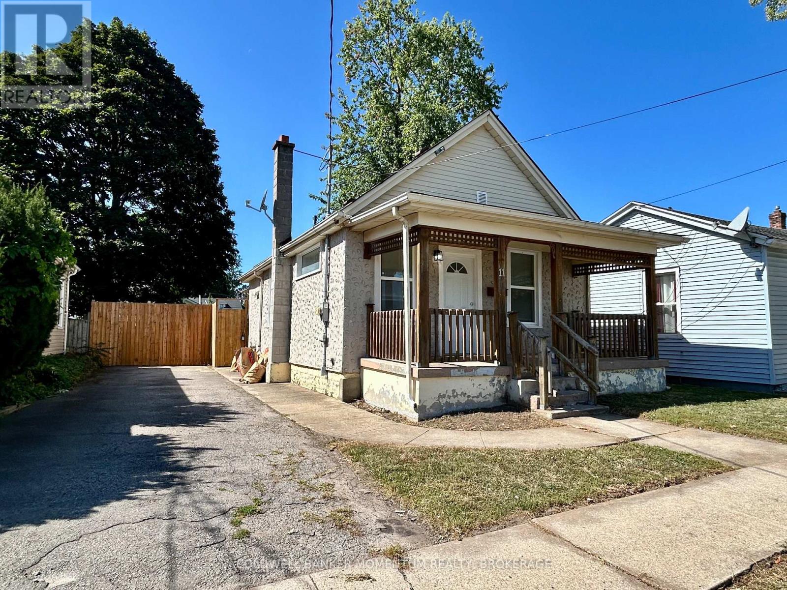 11 Greenlaw Place, St. Catharines, Ontario  L2R 4S5 - Photo 2 - X12549200