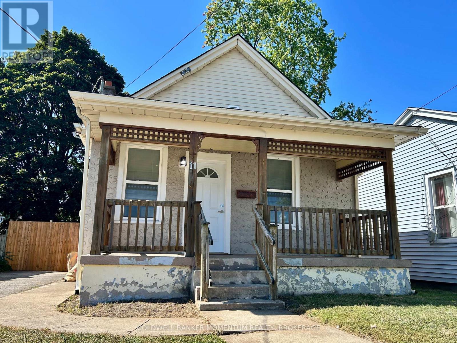 11 Greenlaw Place, St. Catharines, Ontario  L2R 4S5 - Photo 4 - X12549200