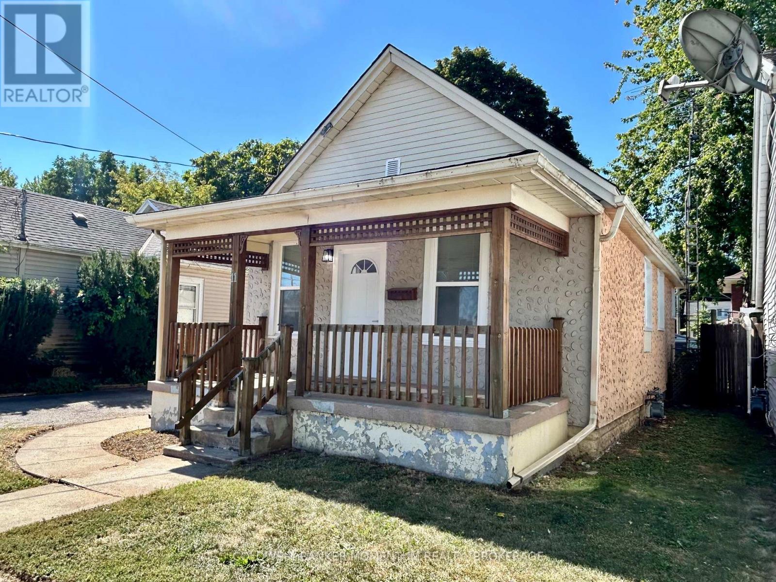 11 Greenlaw Place, St. Catharines, Ontario  L2R 4S5 - Photo 5 - X12549200