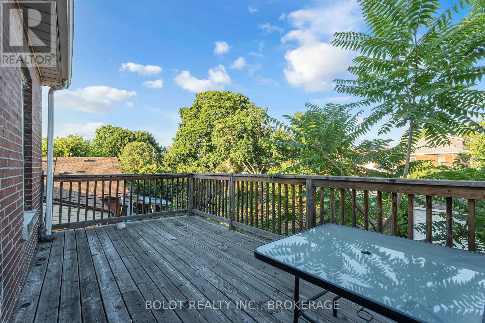 Upper - 209 Rosslyn Avenue S, Hamilton, Ontario  L8M 3J6 - Photo 16 - X12553266