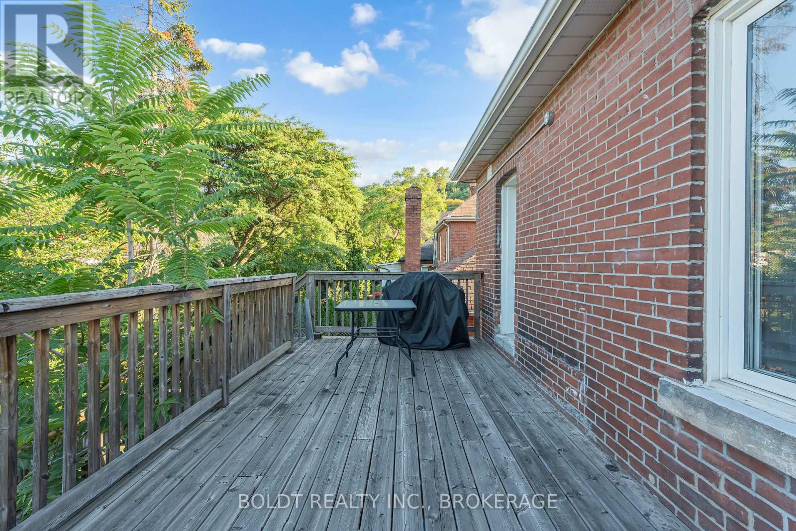 Upper - 209 Rosslyn Avenue S, Hamilton, Ontario  L8M 3J6 - Photo 17 - X12553266