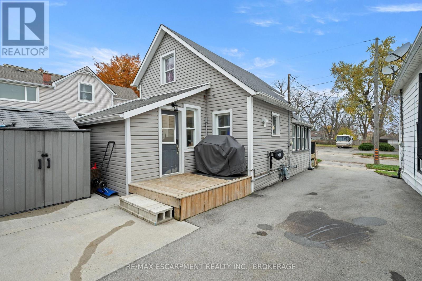 15 Phipps Street, Fort Erie, Ontario  L2A 2V1 - Photo 10 - X12553516