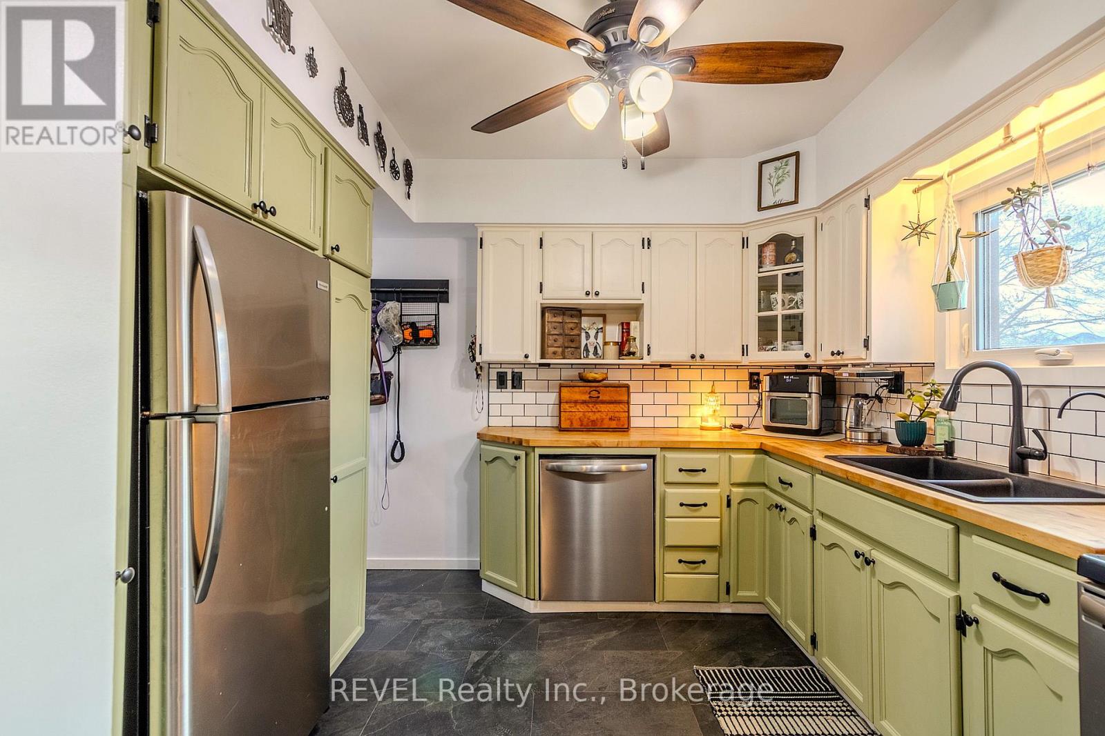 6263 Dawlish Avenue, Niagara Falls, Ontario  L2G 4J7 - Photo 8 - X12553950