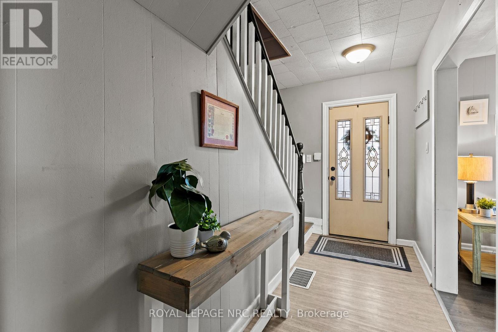 313 Burgar Street, Welland, Ontario  L3B 2T5 - Photo 4 - X12561474