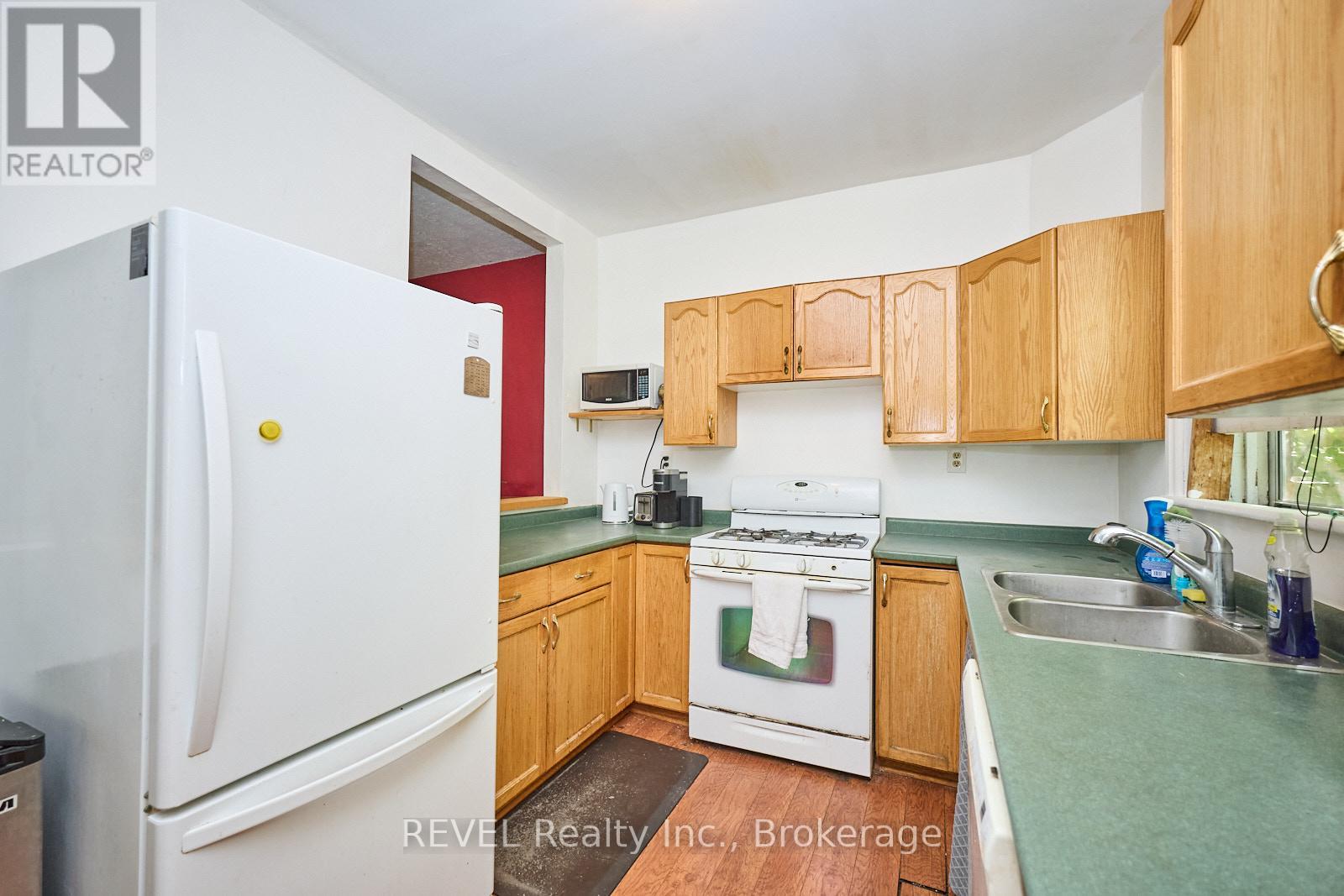 51 Grove Street, Welland, Ontario  L3B 4B3 - Photo 16 - X12568396