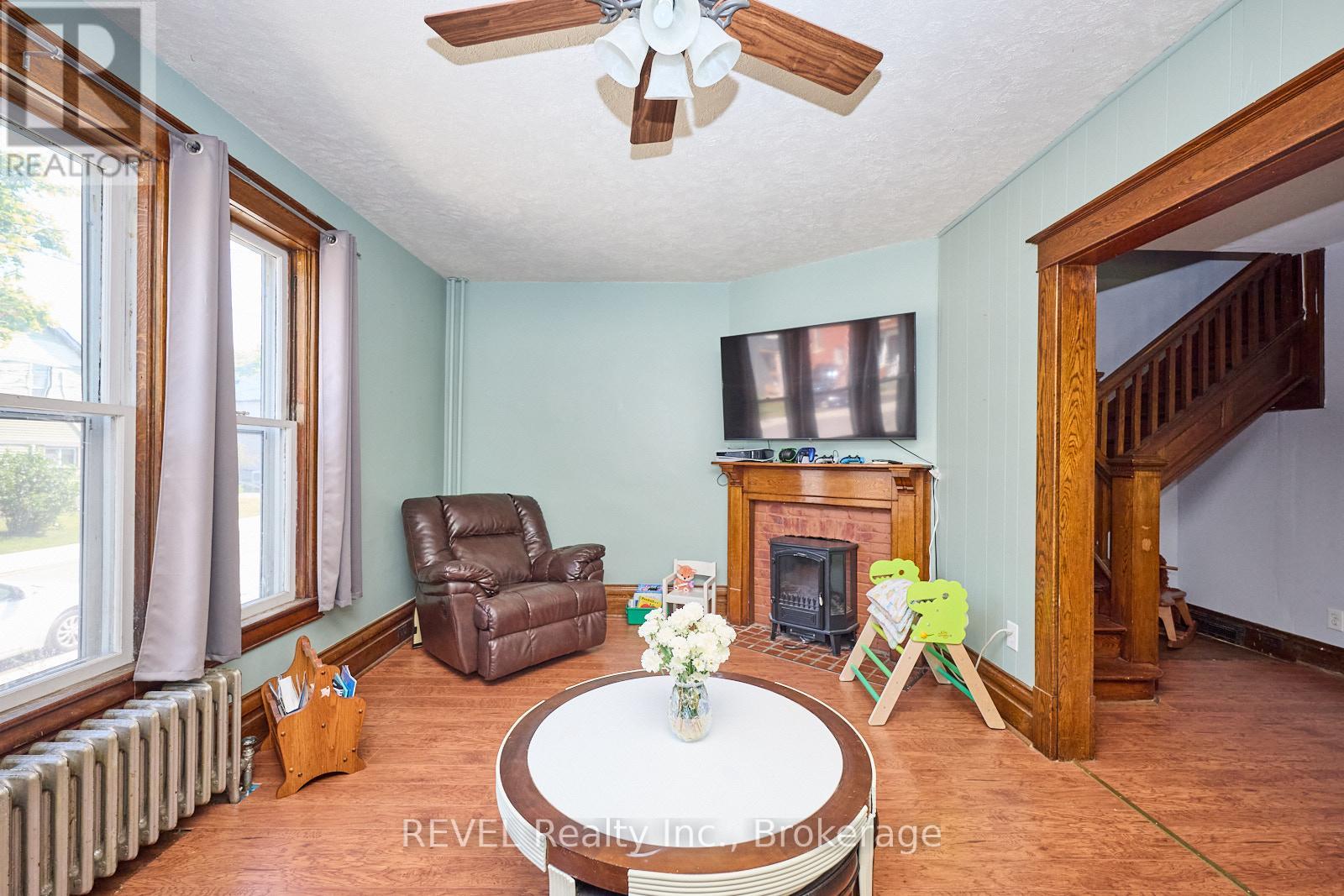51 Grove Street, Welland, Ontario  L3B 4B3 - Photo 8 - X12568396